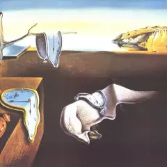 Schmelzende Uhren auf einer surrealen Landschaft, die die beständigkeit der erinnerung symbolisieren. Ein Baum trägt eine Uhr, eine andere liegt auf einem Tisch.