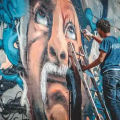 Graffiti Kunst beauftragen: Kosten, Künstler & rechtliche Tipps
