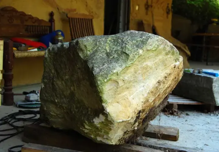 Sandsteinskulptur: Kaufberatung, Pflege & Überwinterung leicht gemacht