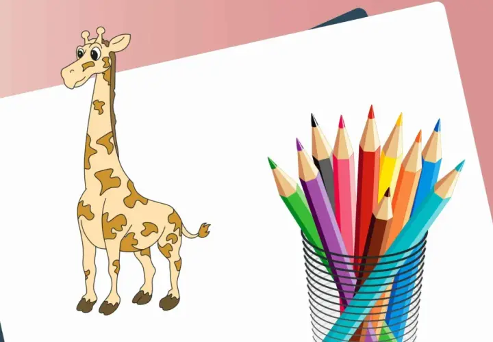 Eine gezeichnete Giraffe neben einem Glas mit bunten Buntstiften.