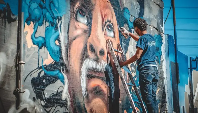 Graffiti Kunst beauftragen: Kosten, Künstler & rechtliche Tipps