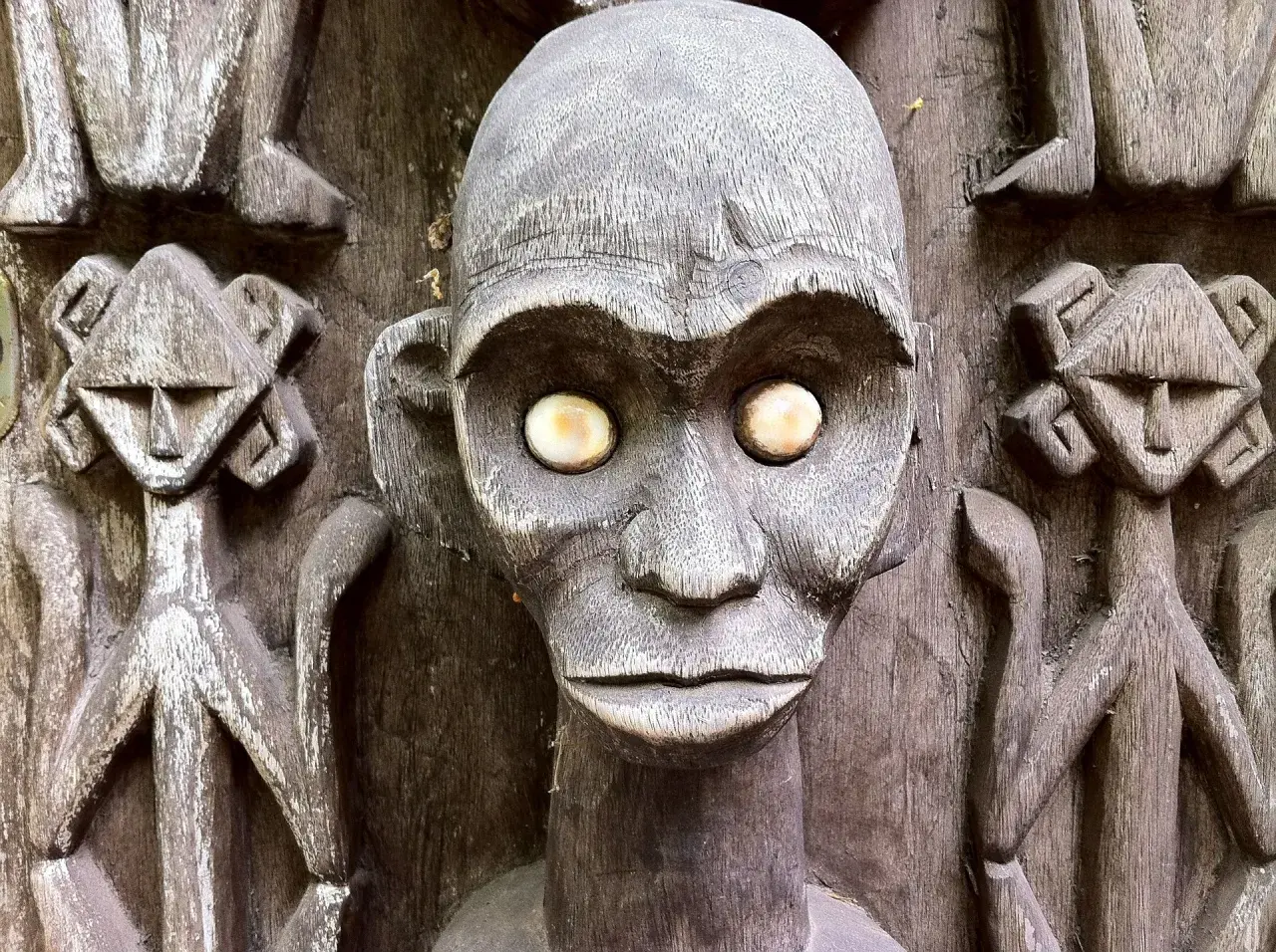 Afrikanische Holzskulpturen: Echtheit, Stil & Kaufberatung