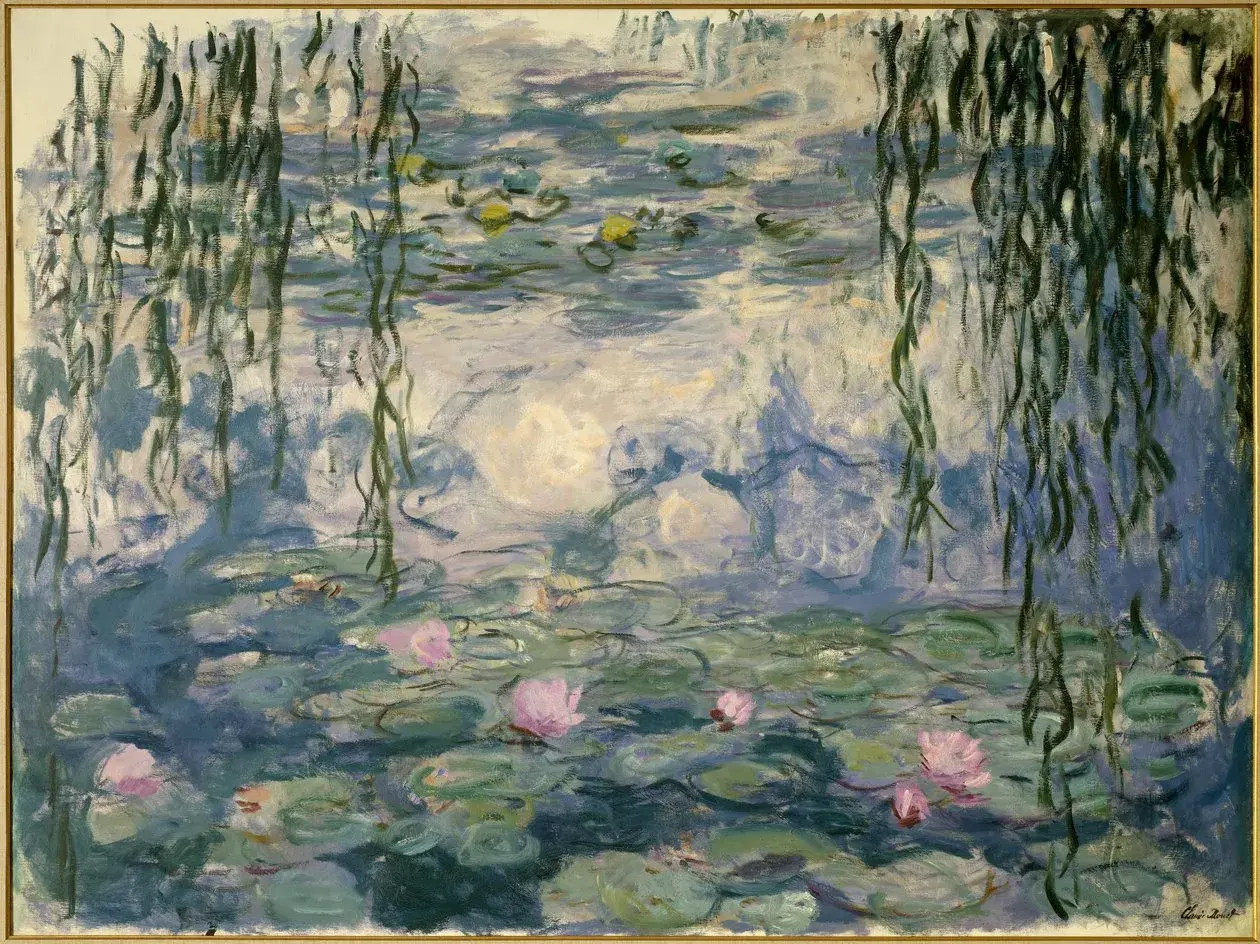 Claude Monet Seerosen: Ein impressionistisches Meisterwerk mit zarten rosa Blüten auf einem Teich, umrahmt von hängenden Weidenzweigen.